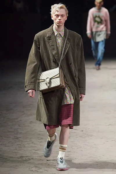 Look 39